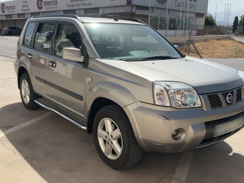 Nissan X-Trail 2.2 dCi Comfort — zdjęcie 8