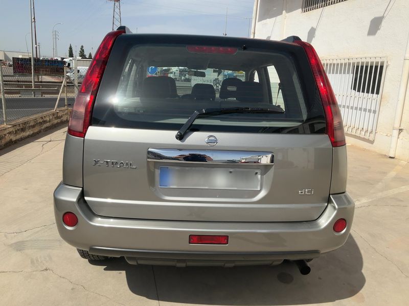 Nissan X-Trail 2.2 dCi Comfort — zdjęcie 5