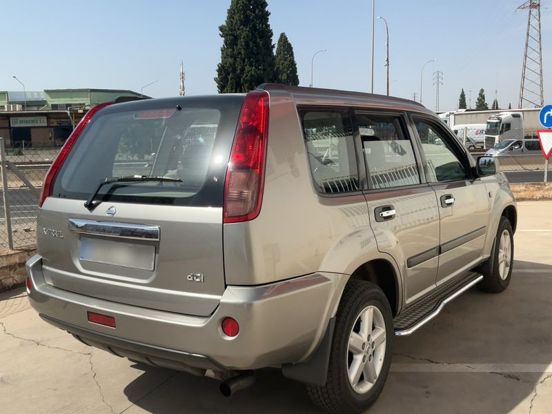 Nissan X-Trail 2.2 dCi Comfort — zdjęcie 6