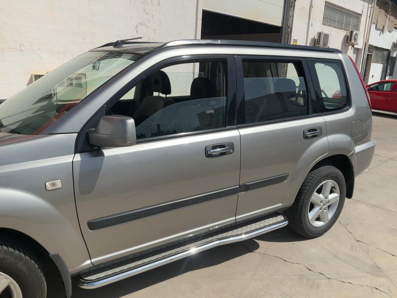 Nissan X-Trail 2.2 dCi Comfort — zdjęcie 4