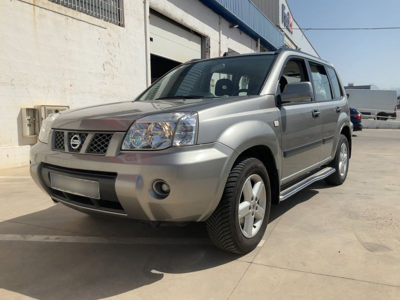 Nissan X-Trail 2.2 dCi Comfort — zdjęcie 2