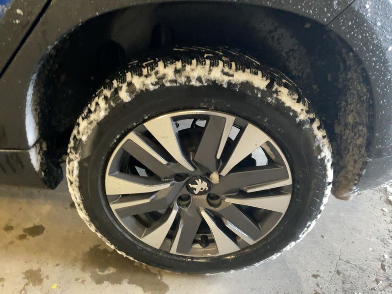 Peugeot 2008 1.2 PureTech Allure 2019 – снимка 5