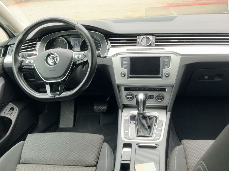 Volkswagen Passat 2.0 TDI Comfortline BlueMotion Tech — zdjęcie 12