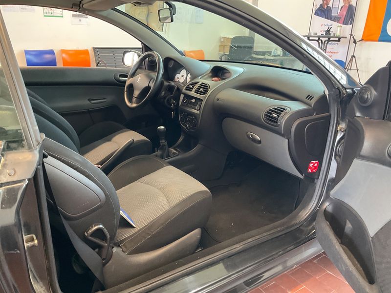 Peugeot 206 1.6 CC Filou — zdjęcie 3