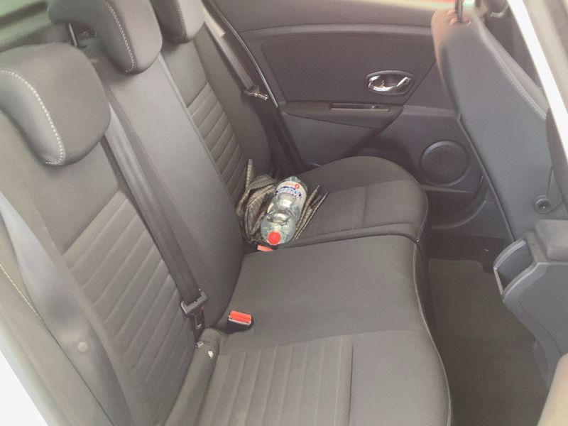 Renault Megane 1.5 dCi Limited — zdjęcie 14
