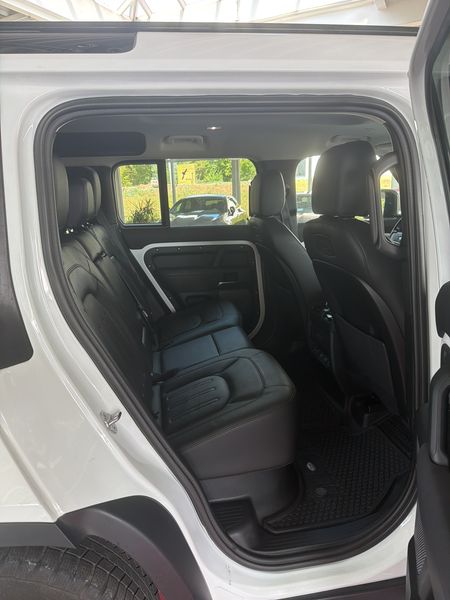 Land Rover Defender D250 Mild-Hybrid 110 S — zdjęcie 14