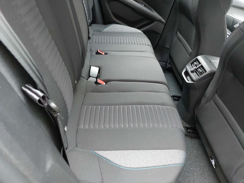 Peugeot 3008 1.2 PureTech Active Pack — zdjęcie 13