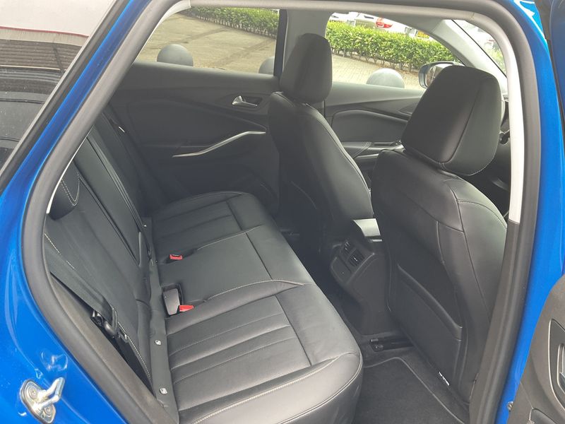 Opel Grandland X 1.6 Plug-in Hybrid Business Elegance — zdjęcie 14