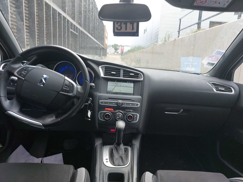 DS Automobiles DS4 1.6 THP SoChic — zdjęcie 11