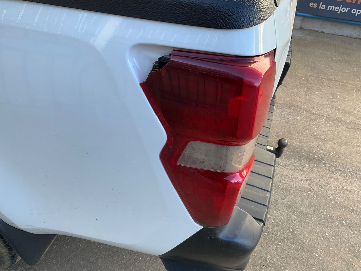 Isuzu D-MAX 2023 — photo 43