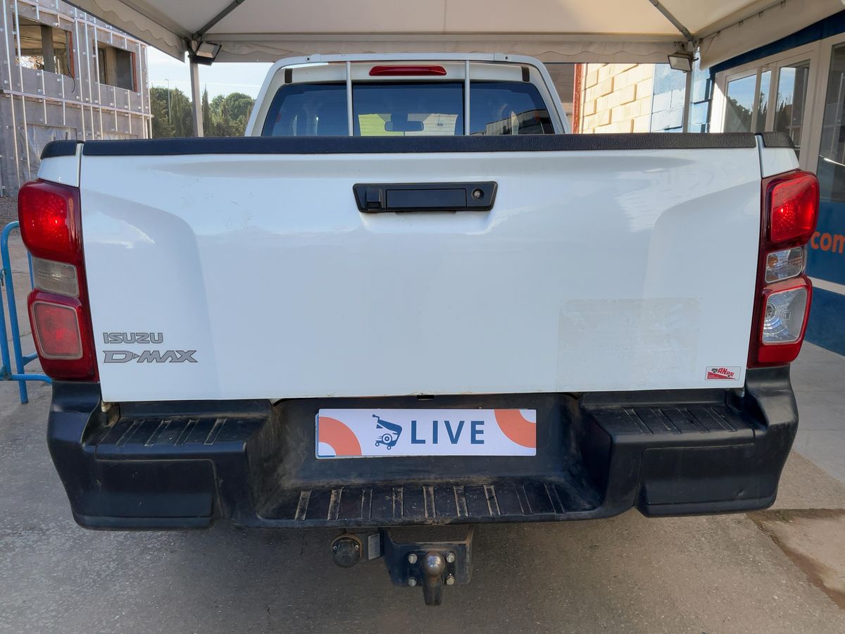 Isuzu D-MAX 2023 — photo 8