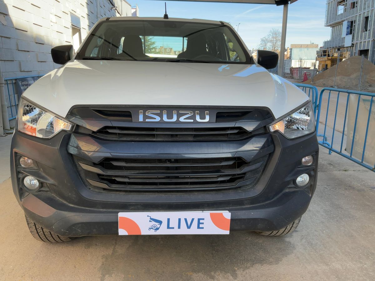 Isuzu D-MAX 2023 — photo 15