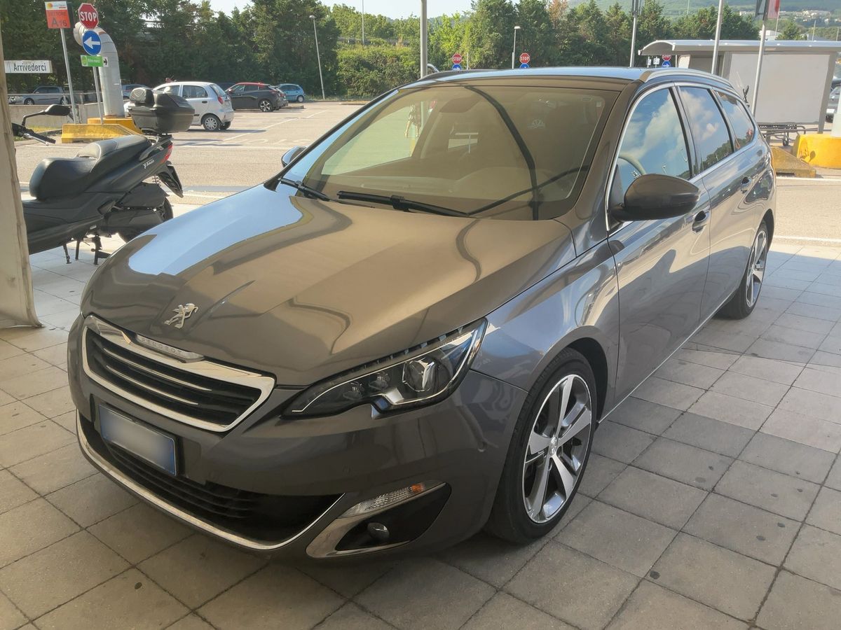 Peugeot 308 2016 — photo 1