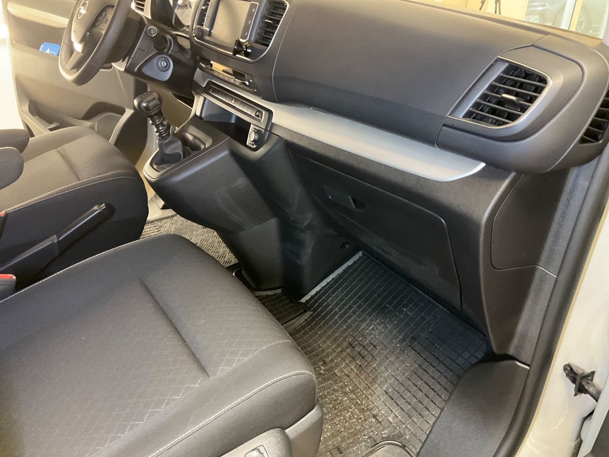 Opel Zafira 2021 — photo 27