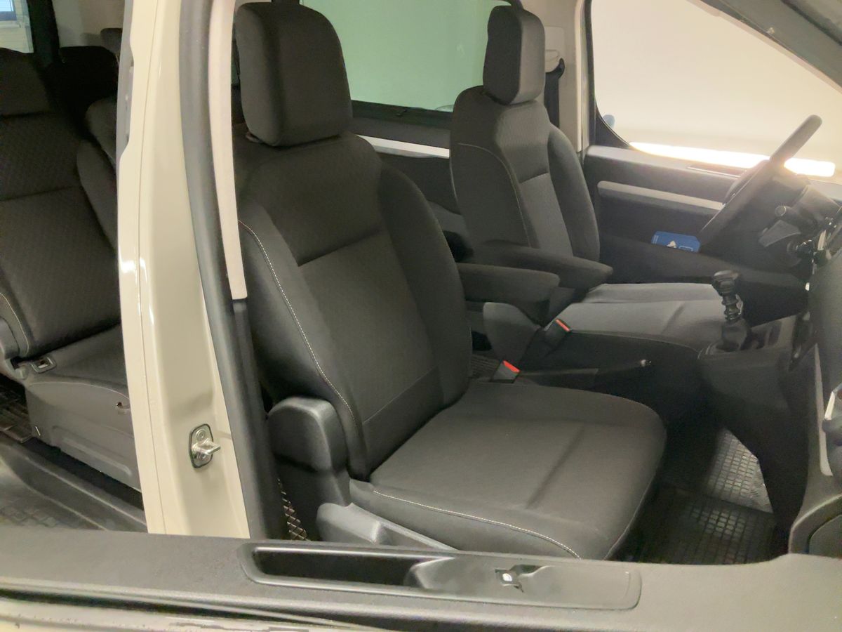 Opel Zafira 2021 — photo 17