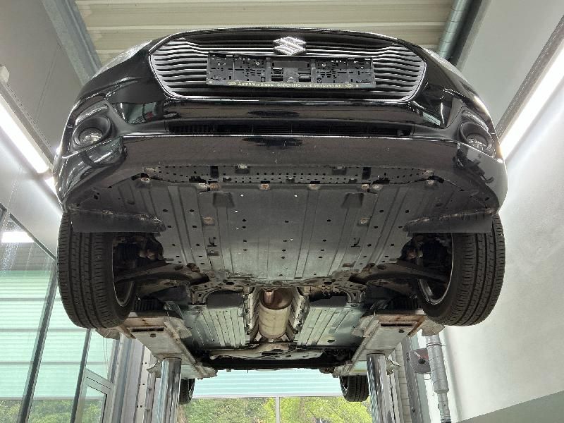 Suzuki Swift 1.0 BoosterJet Comfort — zdjęcie 12
