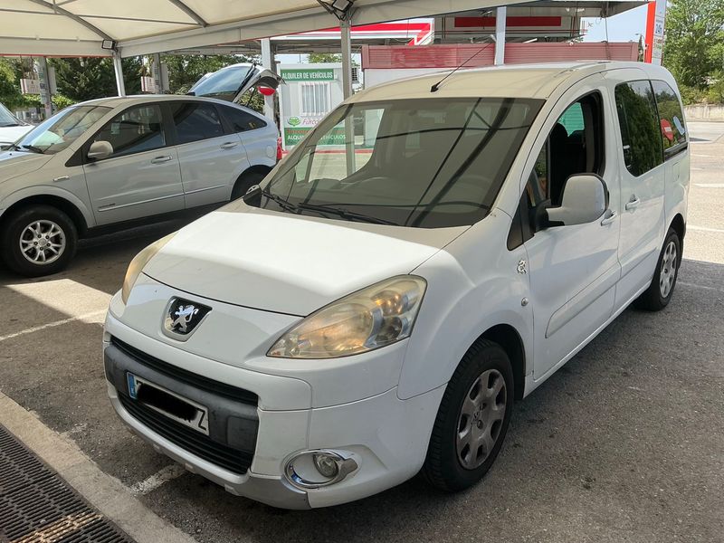 2011 Peugeot Partner