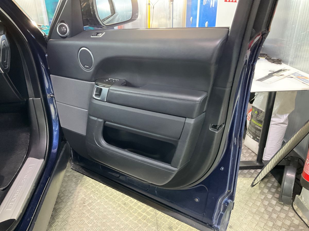 Land Rover 2019 — photo 33