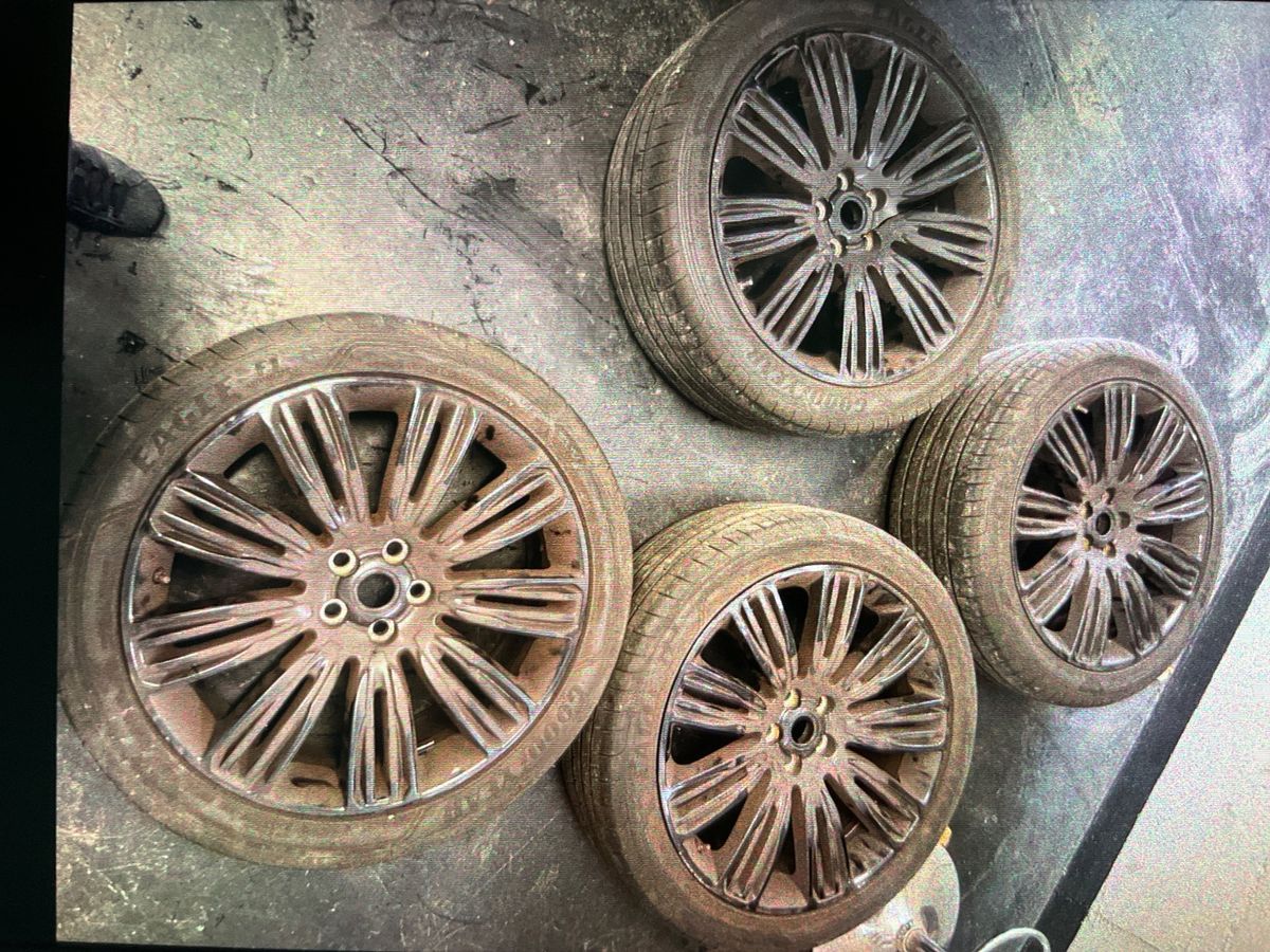 Land Rover 2019 — photo 16