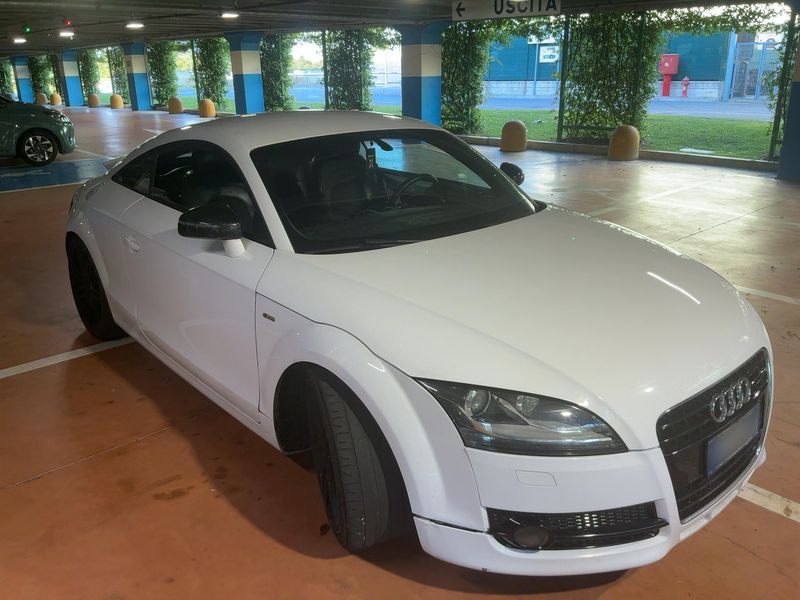 Audi TT 2.0 TFSI Coupe — zdjęcie 8