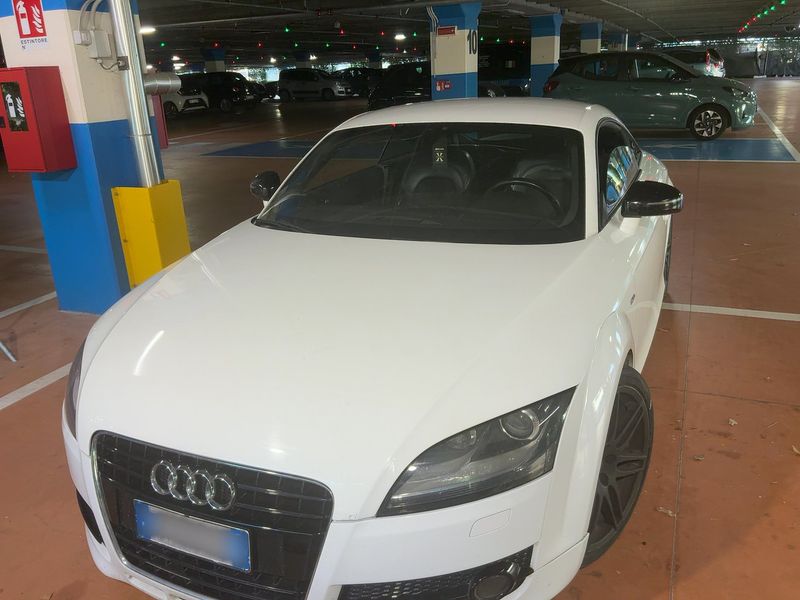 Audi TT 2.0 TFSI Coupe — zdjęcie 2