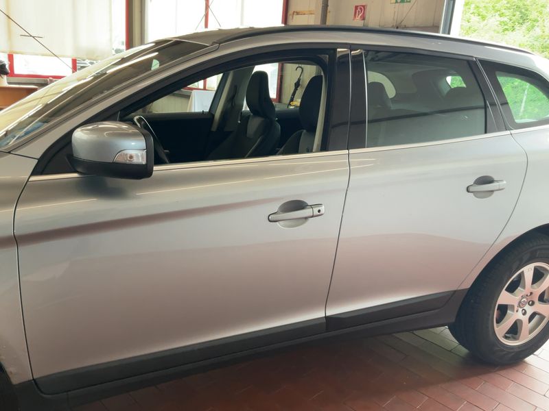 Volvo XC60 2.4 D5 Momentum AWD 2009 – снимка 4