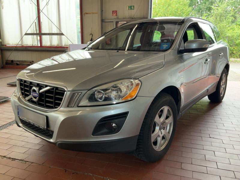Volvo XC60 2.4 D5 Momentum AWD 2009 – снимка 1
