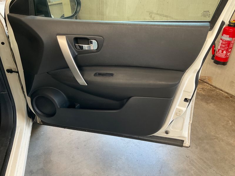 Nissan Qashqai 1.6 dCi Acenta 2012 – снимка 23