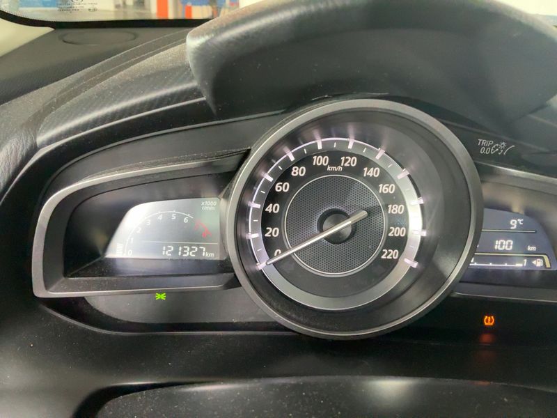Mazda 2 1.5 Challenge — zdjęcie 13
