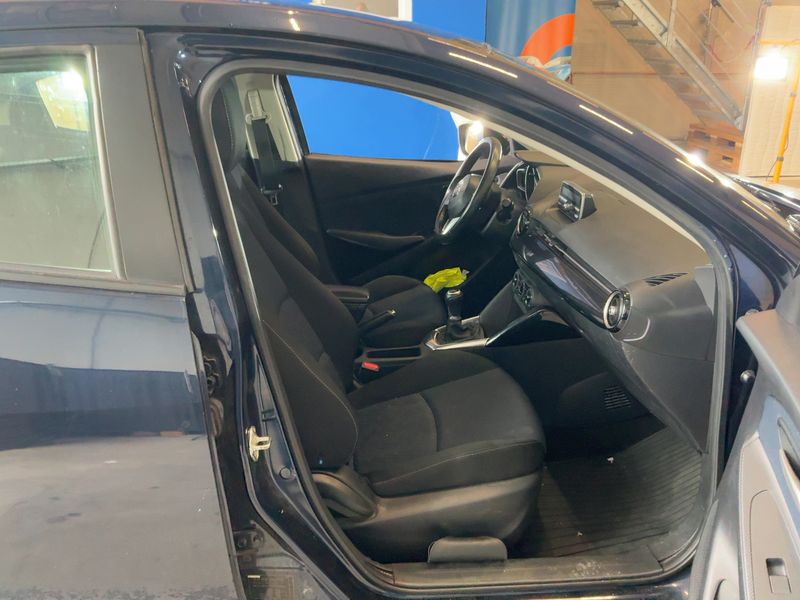 Mazda 2 1.5 Challenge — zdjęcie 11