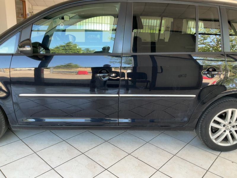 Volkswagen Touran 2.0 TDI Highline — zdjęcie 4