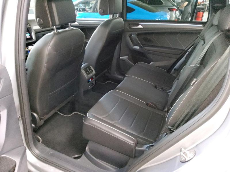 Volkswagen Tiguan Allspace 2.0 TDI R-Line 4Motion — zdjęcie 12