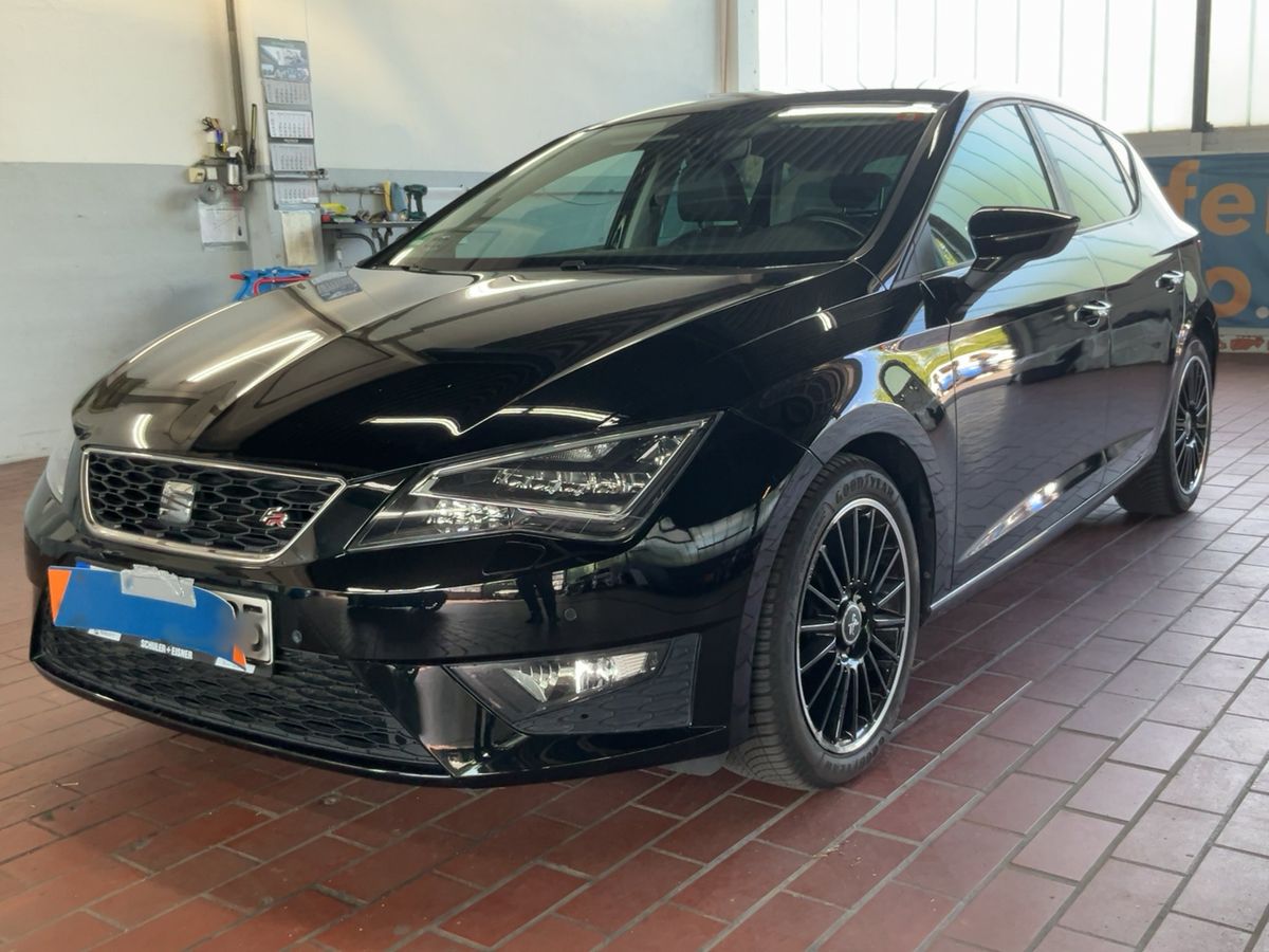 Seat Leon 2017 — photo 1