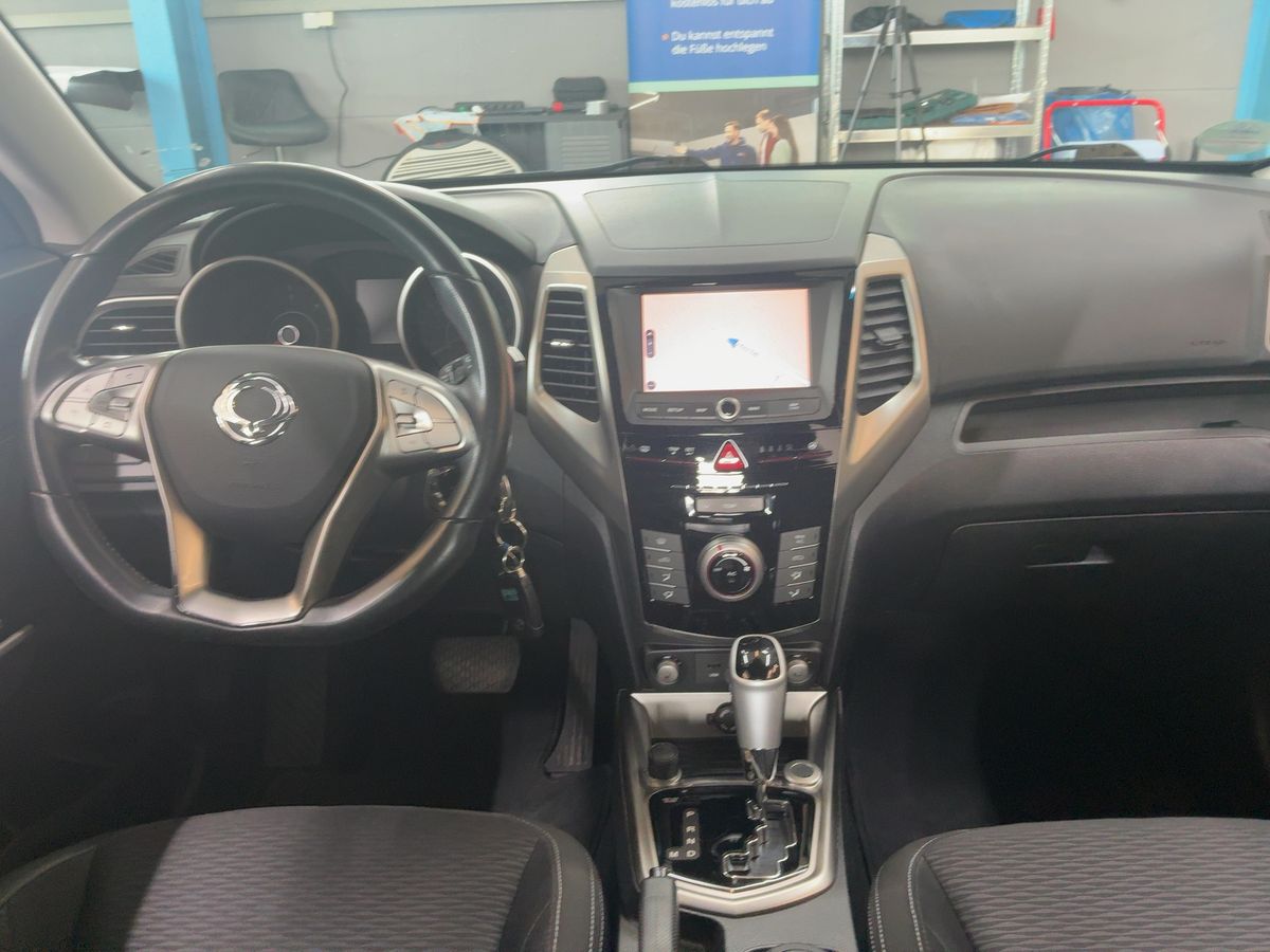 Ssangyong Tivoli 2018 — photo 19