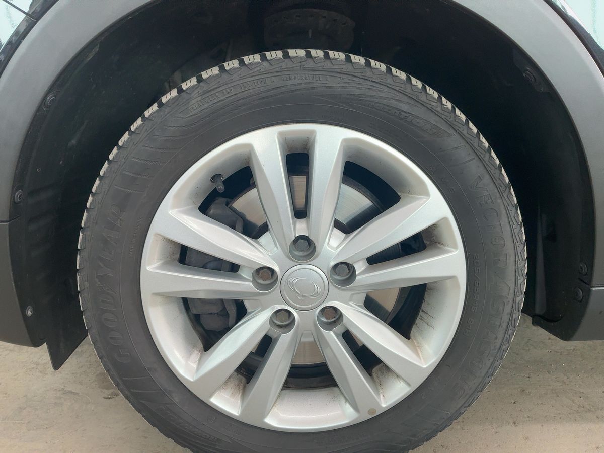 Ssangyong Tivoli 2018 — photo 4