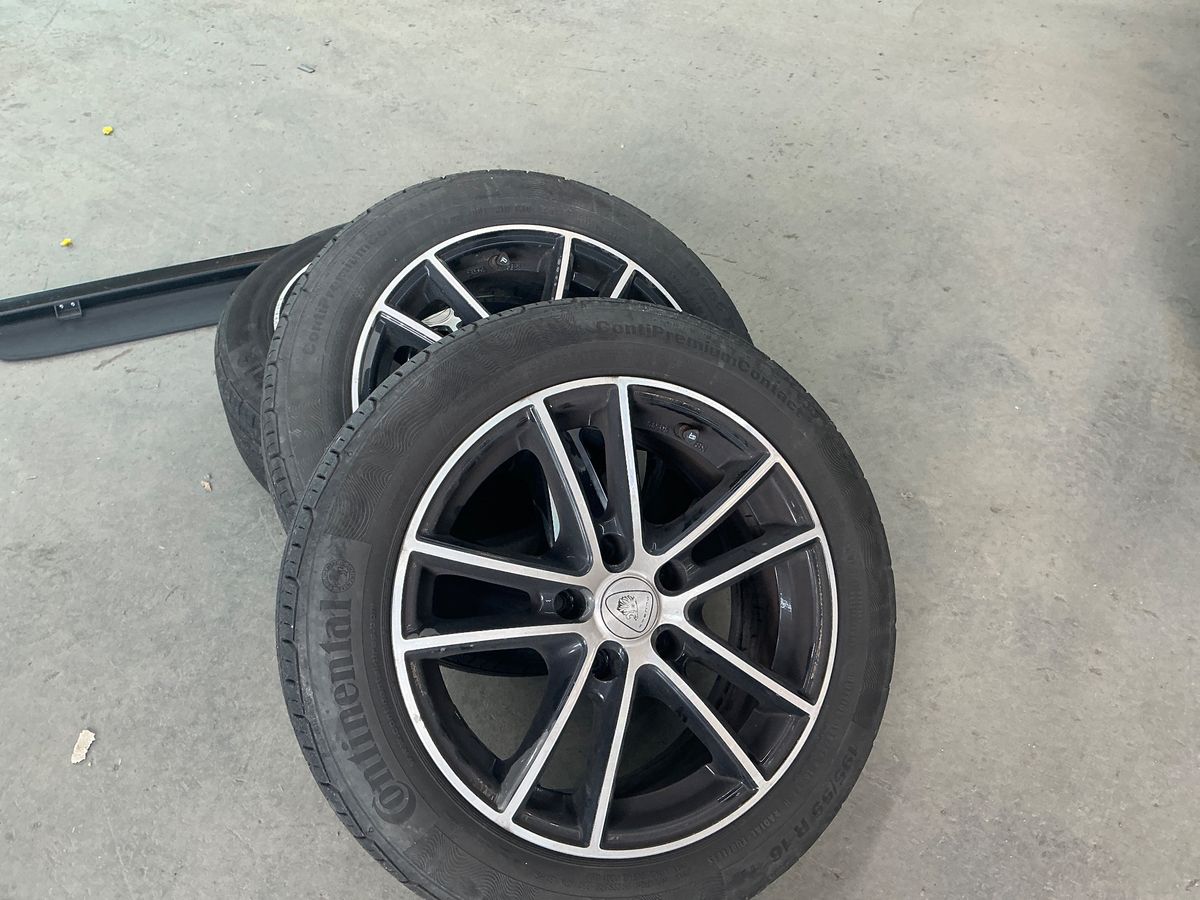 Ssangyong Tivoli 2018 — photo 16