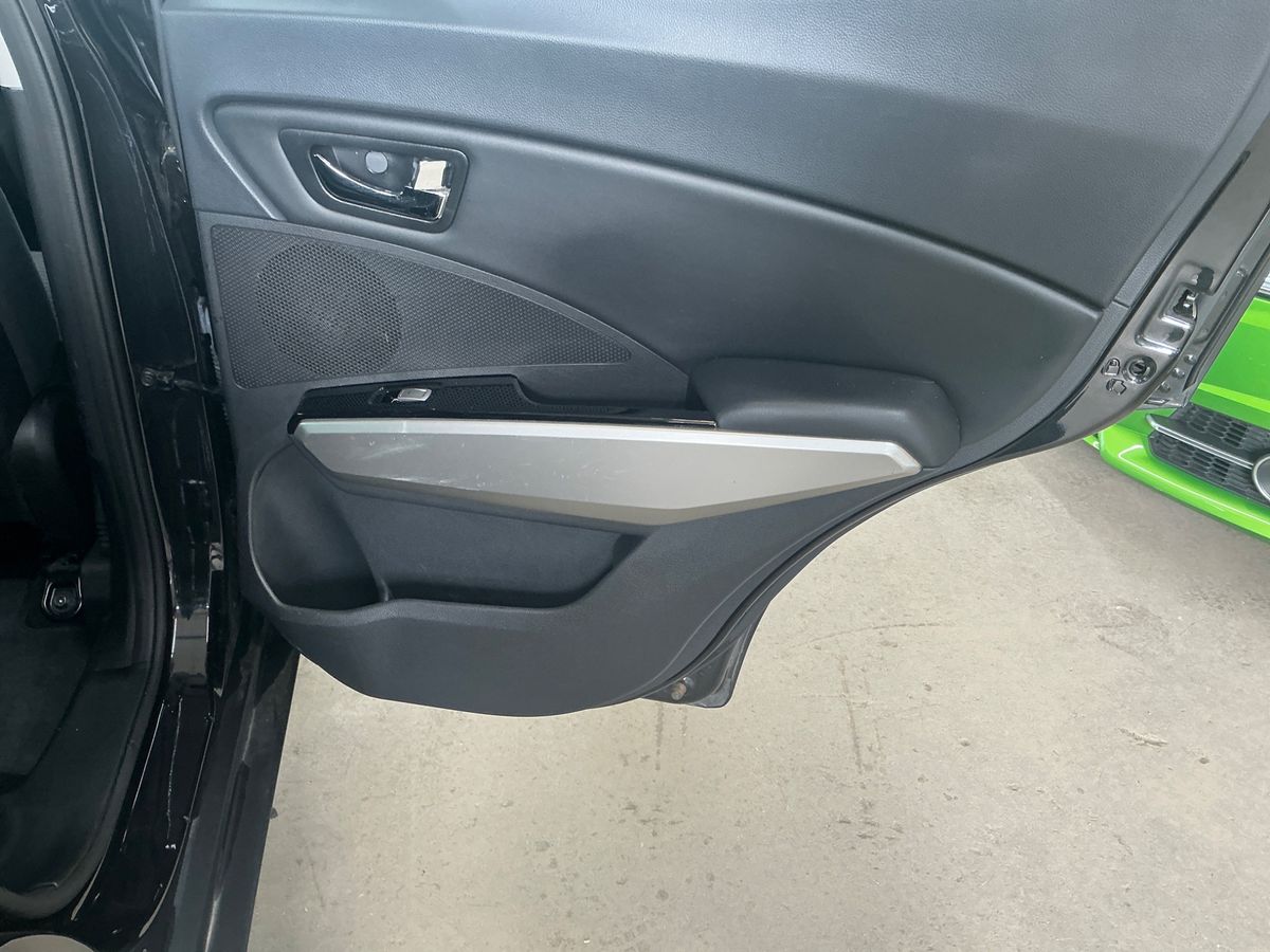 Ssangyong Tivoli 2018 — photo 30