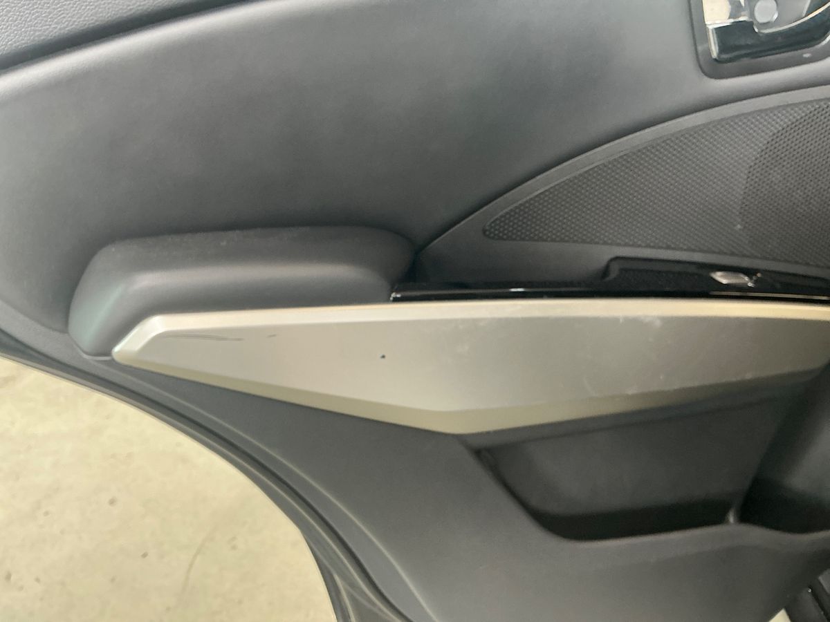 Ssangyong Tivoli 2018 — photo 26