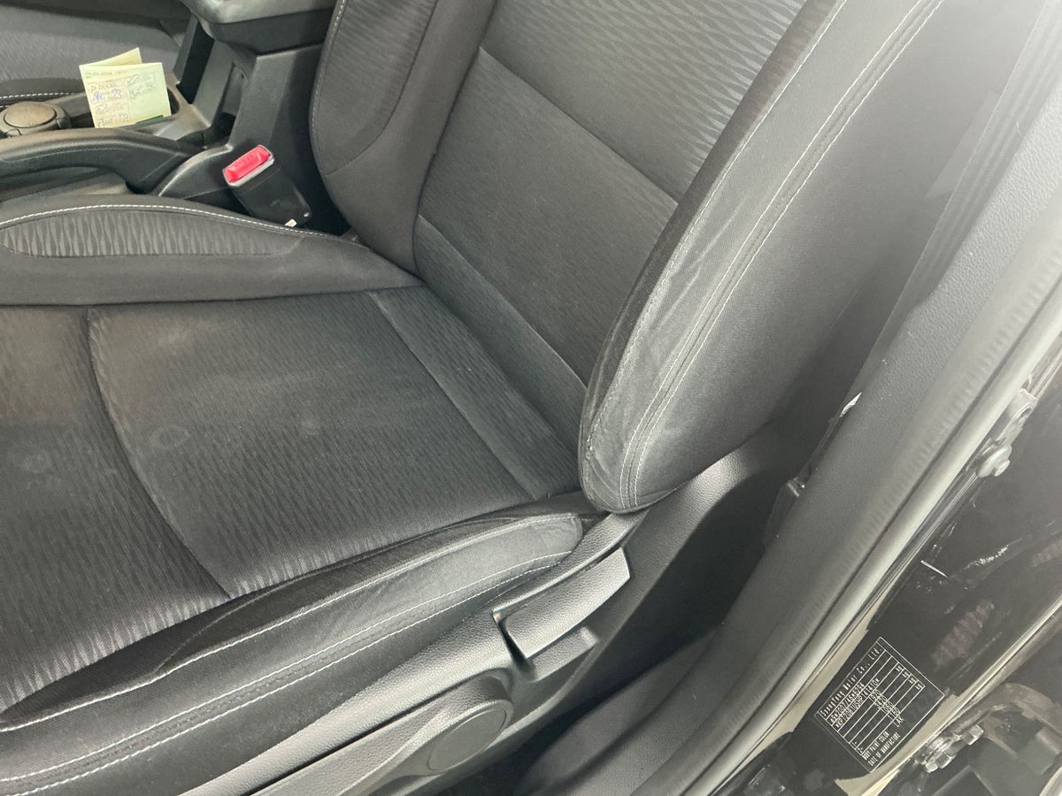 Ssangyong Tivoli 2018 — photo 28