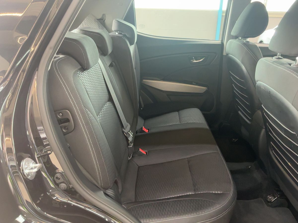 Ssangyong Tivoli 2018 — photo 21