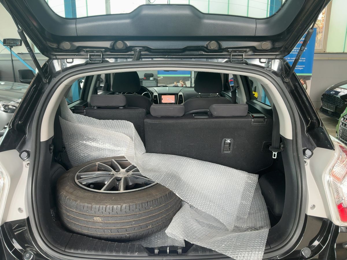 Ssangyong Tivoli 2018 — photo 17