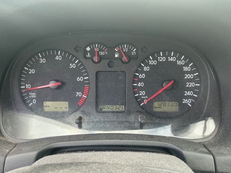 Volkswagen Golf IV 1.6 Comfortline — zdjęcie 4