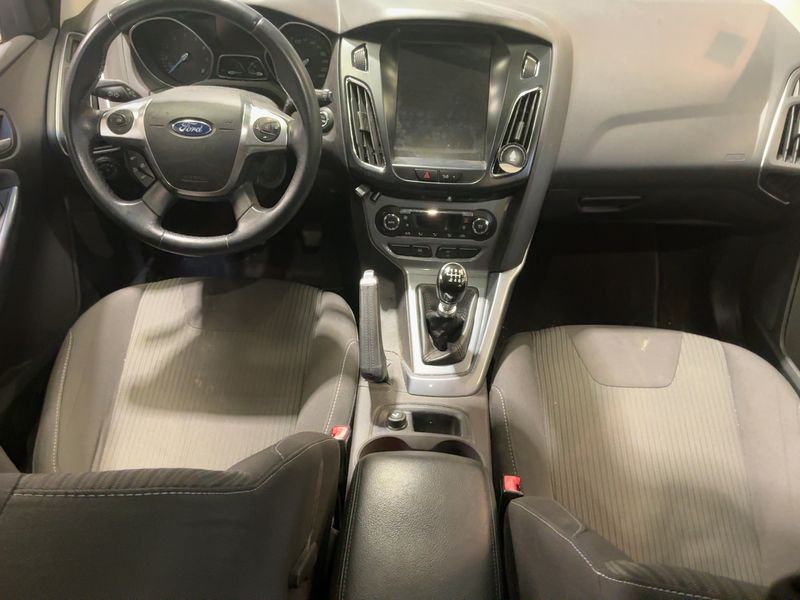 Ford Focus 1.0 EcoBoost Titanium 2013 – снимка 17