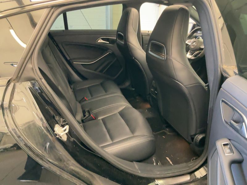Mercedes-Benz CLA-Klasse CLA 45 AMG Shooting Brake 4Matic — zdjęcie 14
