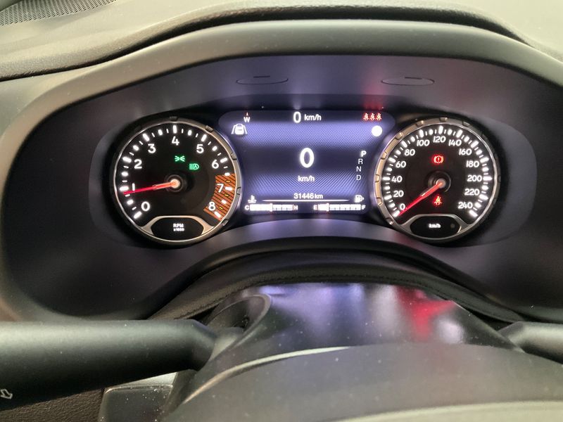 Jeep Renegade 1.3 TGDi Limited 4x4 — zdjęcie 13