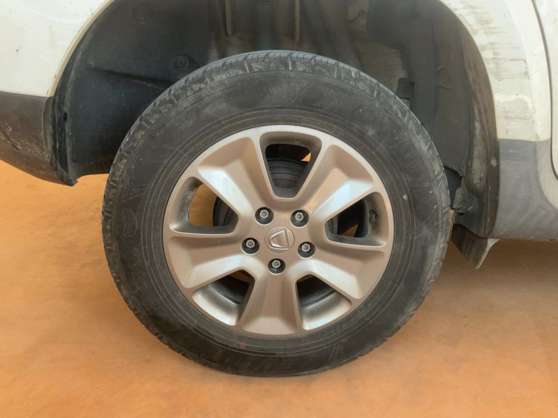 Dacia Duster 1.6 LPG Laureate 4x2 2015 – снимка 9