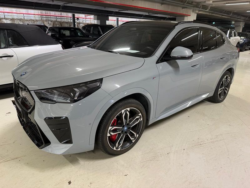 BMW iX2 eDrive20 M Sport — zdjęcie 2