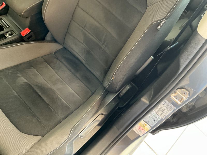 Volkswagen Golf VII 1.6 TDI Executive BlueMotion Tech 2015 – снимка 24