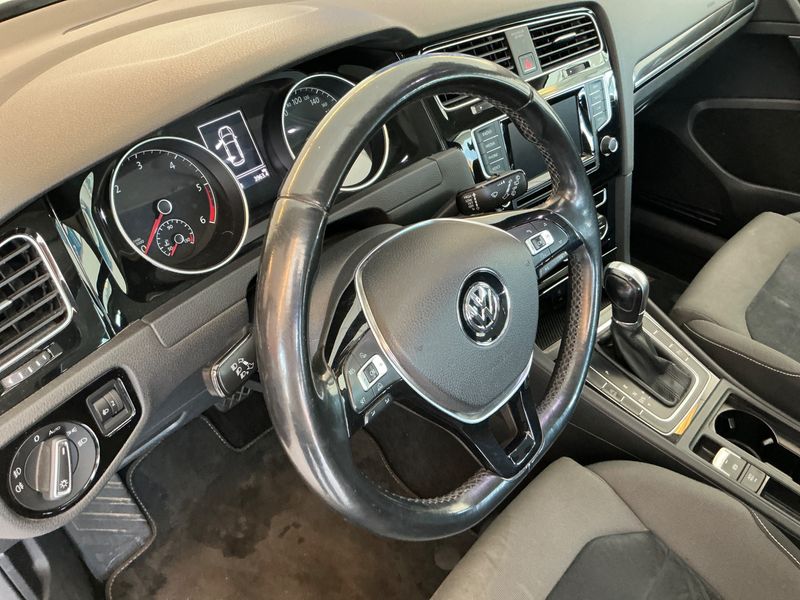 Volkswagen Golf VII 1.6 TDI Executive BlueMotion Tech 2015 – снимка 25