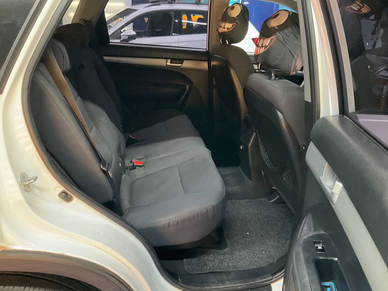 Kia Sorento 2.0 CRDi Drive 2WD — zdjęcie 14